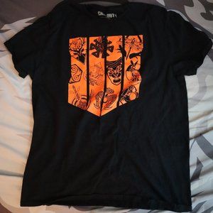 Call of Duty Black Ops 4 Tshirt Size Large 21" 30"